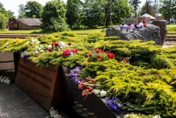 Komunistiskā genocīda upuru piemiņas diena pie Šķeltā akmens