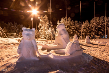 Sniega skulptūra Smeceres silā