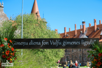 Ģimeņu diena fon Vulfu ģimenes ligzdā